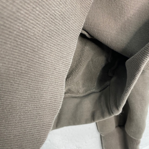 alo yoga army green hoodie sweater women’s size small - Picture 10 of 10